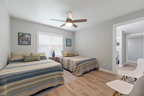 3 室のベッドルーム、アイロン / アイロン台、WiFi、ベッドシーツ