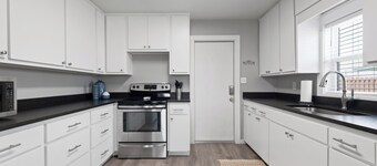 Cozy, updated and spacious cabin close to boat ramp in Port Mansfield