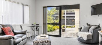 Spacious, modern apartment situated just 3 mins from Lake Taupo.  Dog friendly!