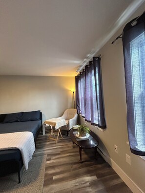 1 bedroom, Internet, bed sheets - Private Master Bedroom w/ Bath (Halifax)