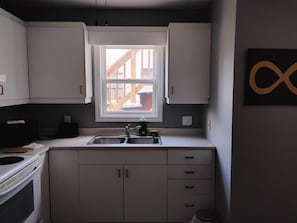 Micro-ondes, four, plaque de cuisson