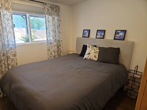 1 habitación, tabla de planchar con plancha, wifi y ropa de cama 