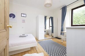1 chambre, fer et planche à repasser, Wi-Fi, draps fournis