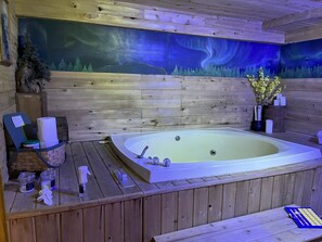 ヘアドライヤー、タオル、石鹸、トイレットペーパー