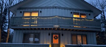 Powdery Peak Ski Chalet- Where Mountain Memories Begin