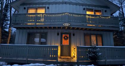 Powdery Peak Ski Chalet- Where Mountain Memories Begin