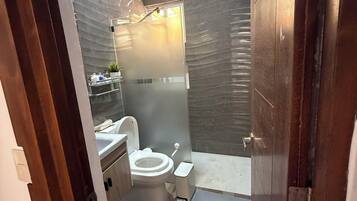 Toallas, jabón, papel higiénico