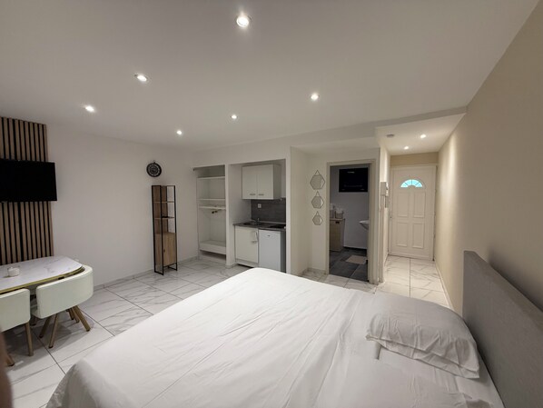 1 bedroom, Internet, bed sheets
