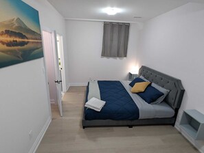 2 slaapkamers, een strijkplank/strijkijzer, gratis wifi, beddengoed