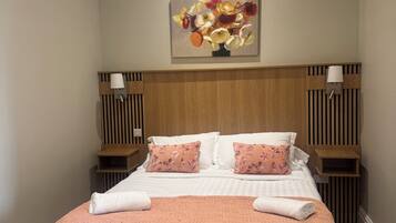 1 Schlafzimmer, Schreibtisch, Bügeleisen/Bügelbrett, kostenloses WLAN