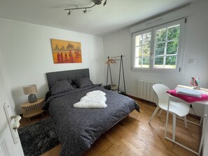 2 bedrooms, WiFi, bed sheets