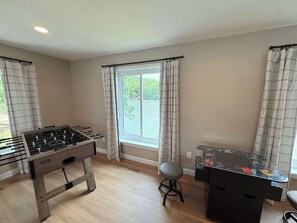 Maison, plusieurs lits, patio (Panoramic Paradise) | Salle de jeux