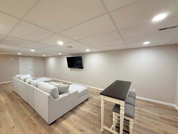 House, Multiple Beds, Patio (Panoramic Paradise) | Living area