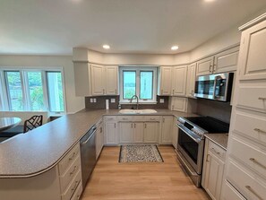 House, Multiple Beds, Patio (Panoramic Paradise) | Private kitchen | Fridge, microwave, oven, stovetop