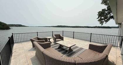 Panoramic Paradise - Lakefront Home for 15