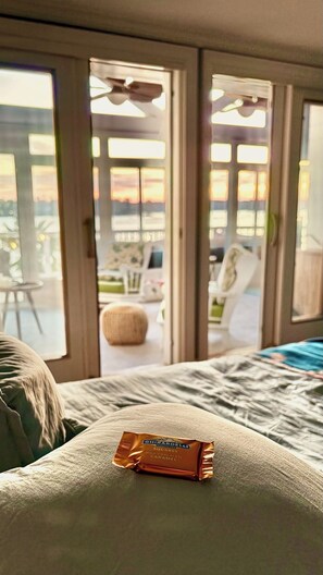 3 bedrooms, iron/ironing board, free WiFi