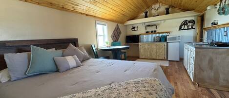 Free WiFi, bed sheets