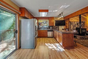Micro-ondas, fogão, cooktop, lava-louças