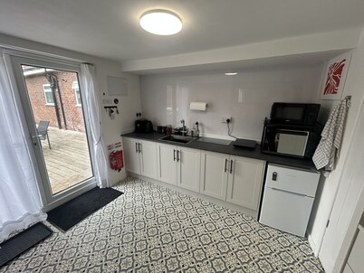 TheHide | Cosy Cabin w/Outdoor Dining in Cranswick