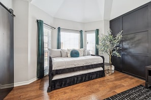 4 bedrooms, desk, iron/ironing board, travel cot