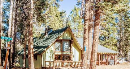 MANY beds! Pets OK! Minutes to Trail of 100 Giants, Sequoias, Rivers! WD, WiFi