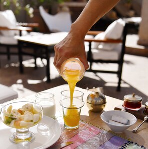 Free daily local cuisine breakfast - Riad Al Massarah (Marrakech)