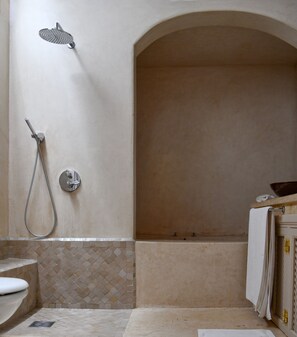 Standard Double or Twin Room, Non Smoking | Bathroom | Shower, bathrobes, slippers