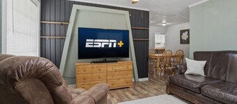 10mins to Air force base|Smart TV|Self Check-In