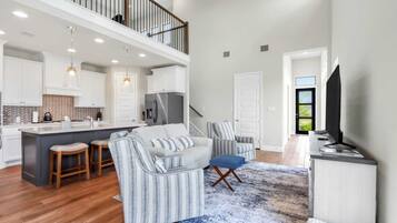 House, Multiple Beds, Patio, Garden View (Dakota Cottage) | Living area | 42-inch flat-screen TV with digital channels