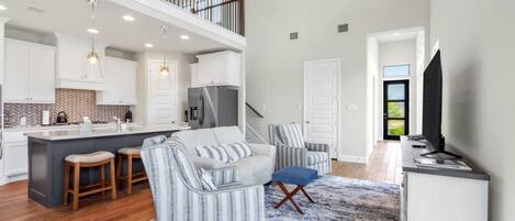 House, Berbilang Katil, Patio, Garden View (Dakota Cottage) | Ruang tamu | 42 inci televisyen skrin rata dengan digital