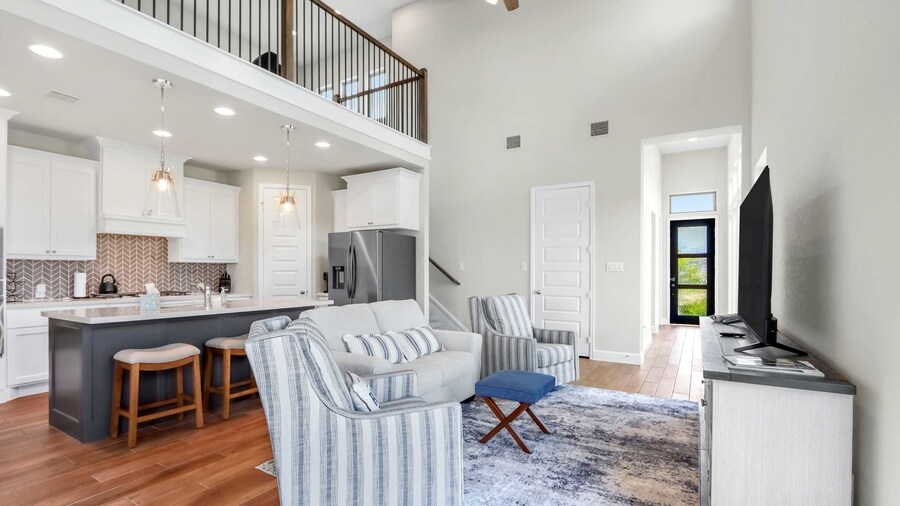 Dakota Cottage - Stay for 10