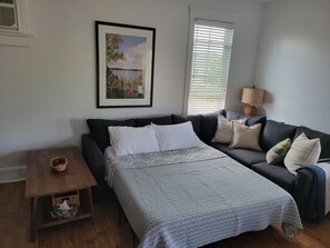 2 bedrooms, iron/ironing board, travel crib, free WiFi - Family Cottage Near Sandbanks | A/C in Every Room | Pools & Lake Access (Prince Edward)