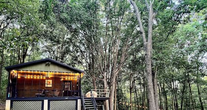 Sunset Hill, rustic retreat just minutes from the town of New Market