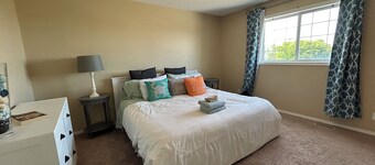Walking distance to the beach . A perfect Family getaway in Sylvan Lake.