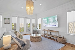 TV connectée, cheminée