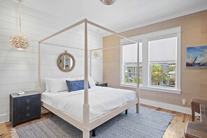 4 bedrooms, desk, iron/ironing board, free WiFi