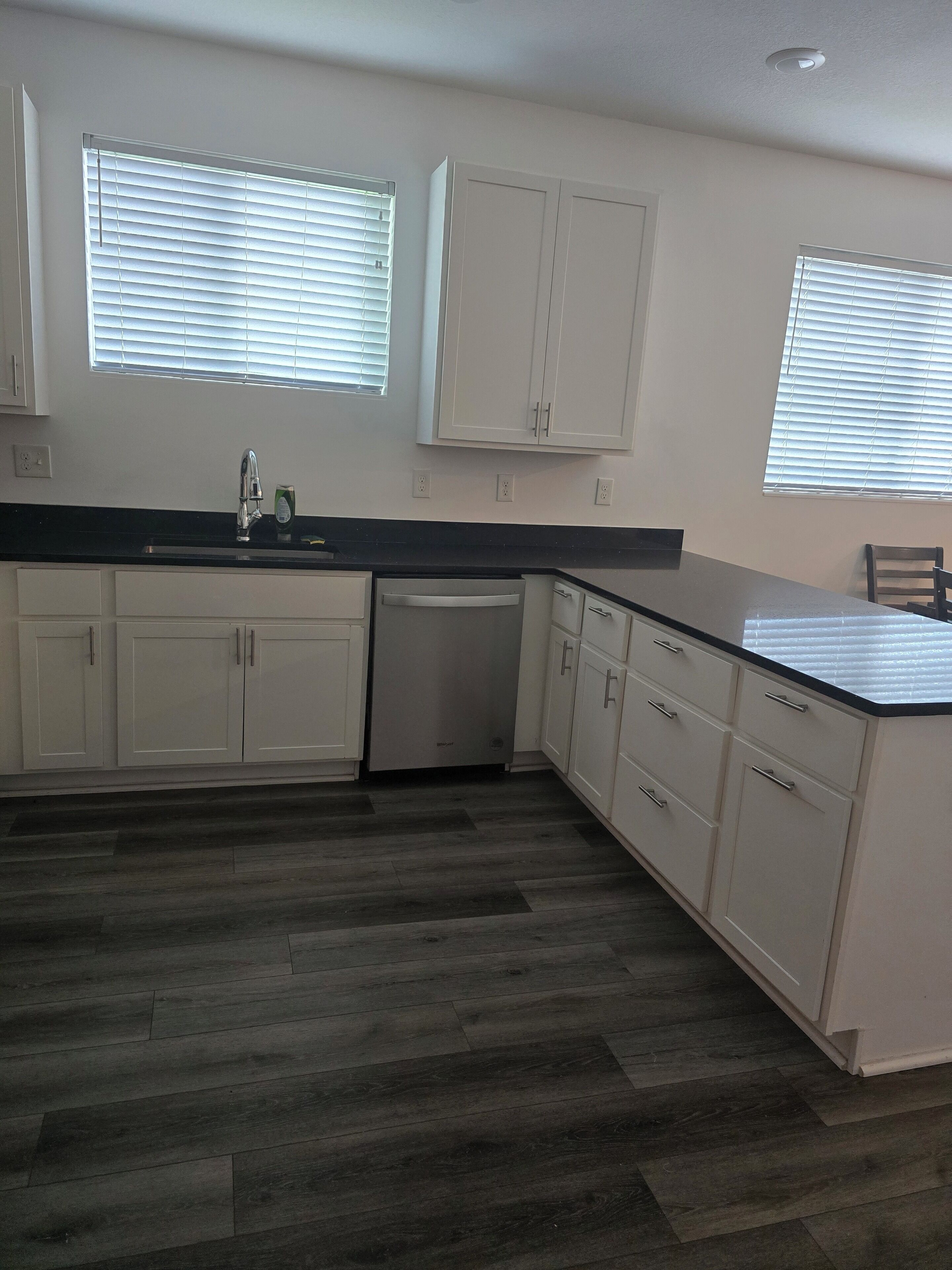 Microones, placa de cuina i rentaplats 