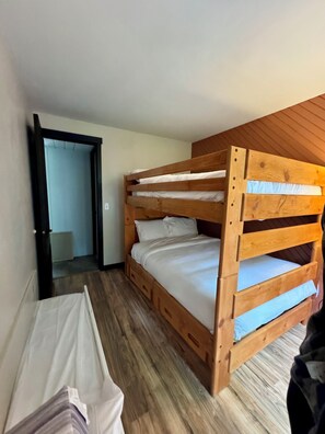 2 bedrooms, free WiFi, bed sheets