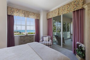 3 bedrooms, iron/ironing board, internet, bed sheets