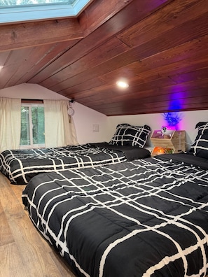 WiFi, bed sheets