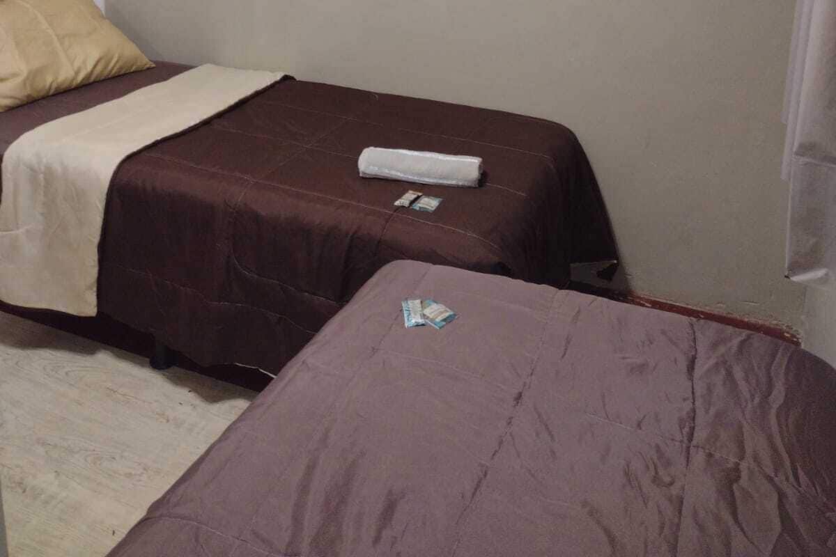 Basic Twin Room | Free WiFi, bed sheets