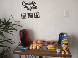Daily continental breakfast (BRL 10 per person)