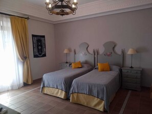 Grand-værelse - byudsigt | Gratis produkter i minibaren, individuelt design, individuel indretning