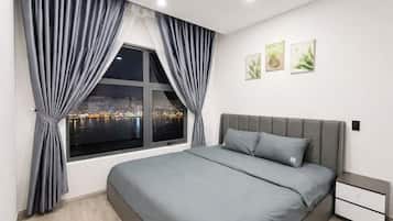 Departamento urbano, 2 habitaciones, balcón, vista al río | Sábanas de algodón egipcio, ropa de cama de alta calidad y edredón