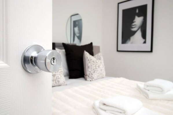 4 chambres, fer et planche à repasser, Wi-Fi, draps fournis