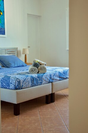 4 bedrooms, iron/ironing board, free WiFi, bed sheets