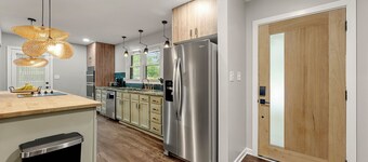 Spacious 5-bedroom bungalow in charming Georgia with Modern Amenities
