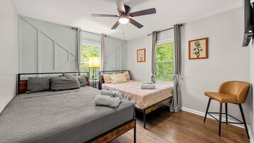 7 Schlafzimmer, Bügeleisen/Bügelbrett, kostenloses WLAN, Bettwäsche