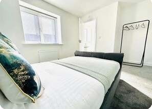 3 bedrooms, free WiFi, bed sheets