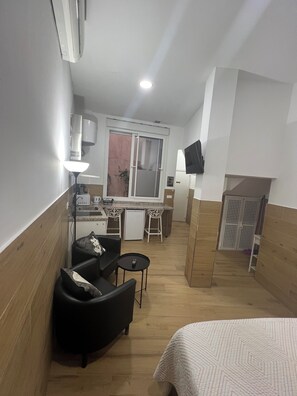 1 soverom, strykejern/-brett, internettilgang og sengetøy